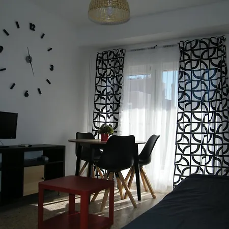 Apartment En Playa De Con Vistas Al Mar, 1 Dormitorio, Piscina, Tenis, A/a, Se Aceptan Mascotas - Es-314-21 Gandia